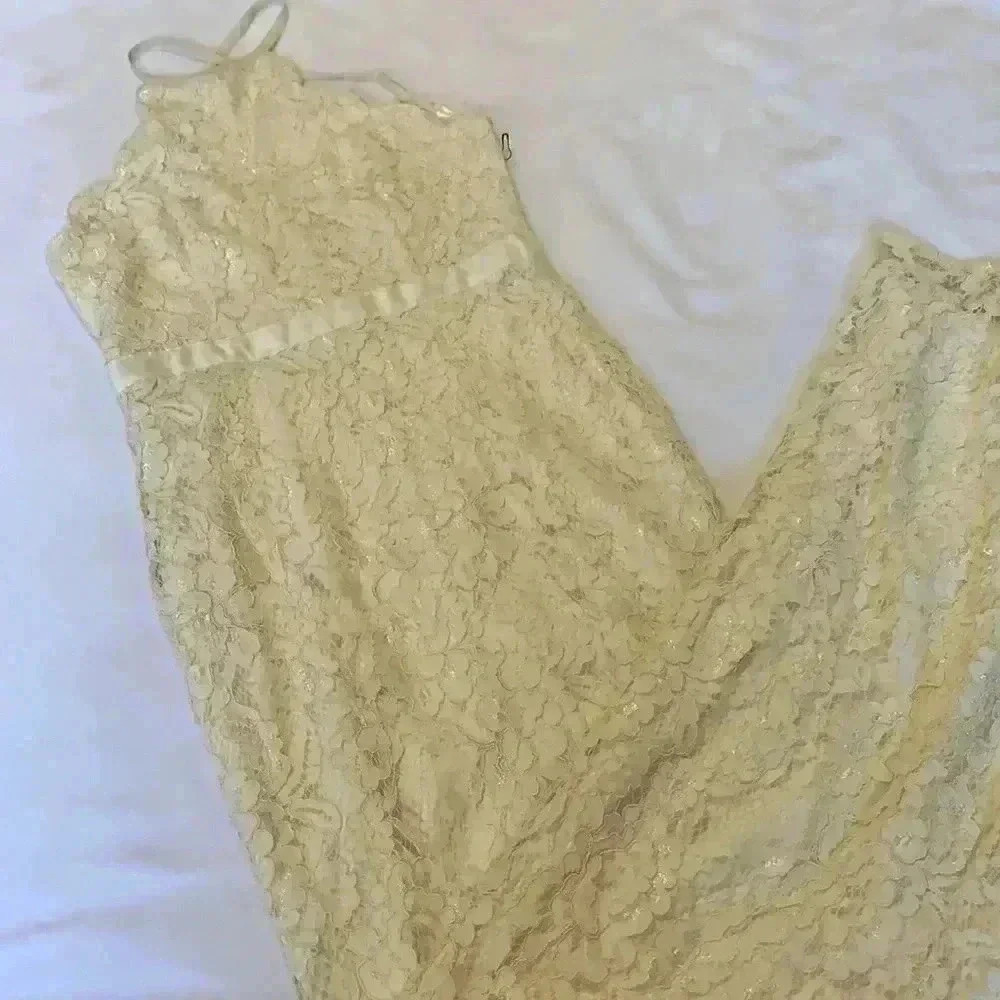 Lulus - Picture 3 of 6